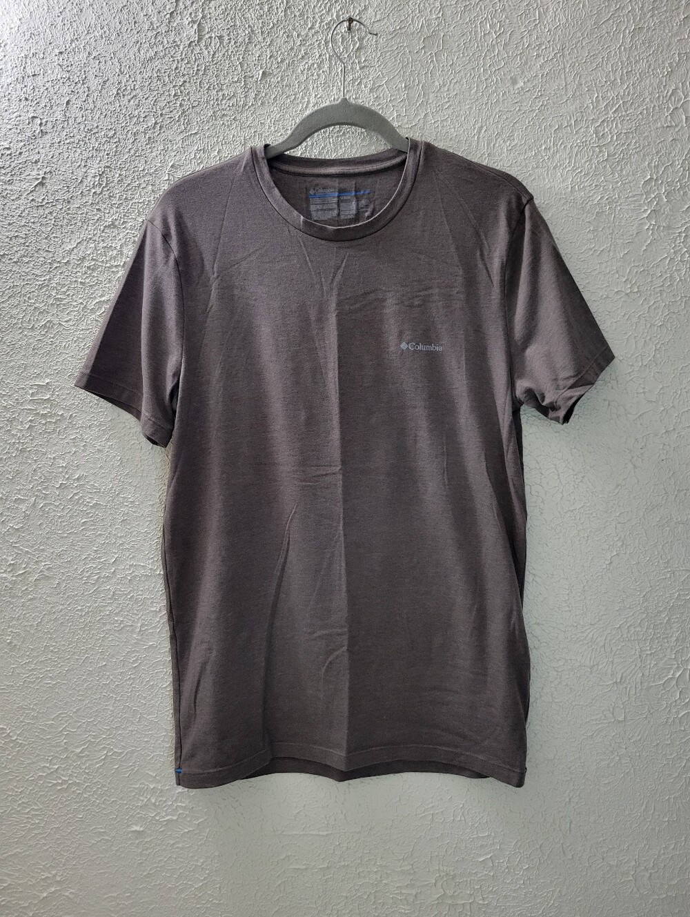 Columbia Sz M Men’s T-Shirt Tee Light Brown Crew Neck Short Sleeve
